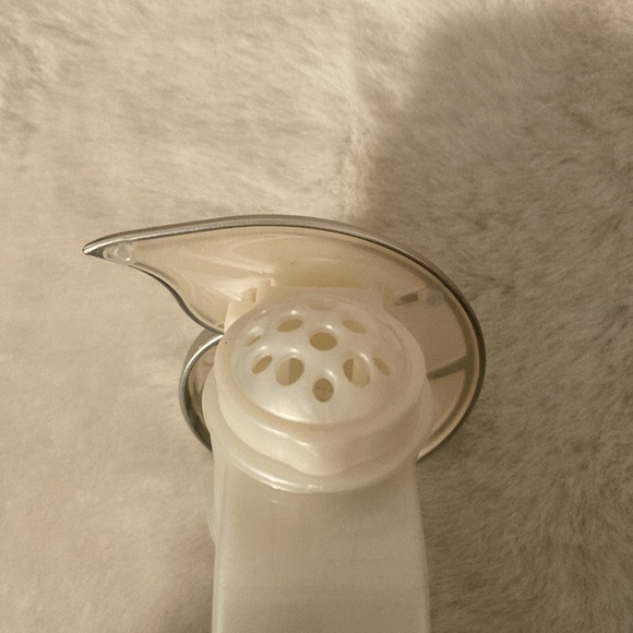 Bath and Body Works Wallflower Shell Fragrance Plug In - Picture 4 of 5